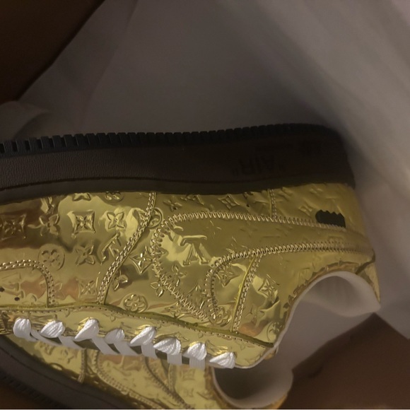 Louis Vuitton Gold Trainer Sneakers - Picture 3 of 8